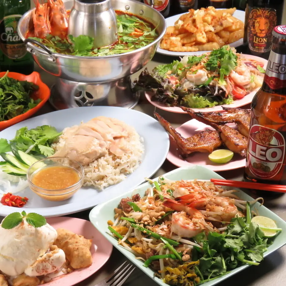 在我們店裡，店內提供的所有菜單都可以外帶！您可以在家中或辦公室放鬆時享受它。我們還可以為週年紀念和生日慶祝活動準備驚喜和生日盤！可以品嚐到用芋頭、炸香蕉、焦糖香蕉提拉米蘇等製作的布丁蛋糕♪我們也接受當天的訂單，請隨時與我們聯繫。常規菜單還提供各種蛋糕◎