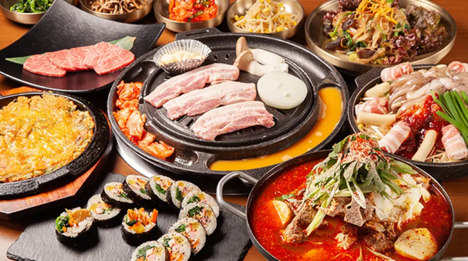 추천은 5,500엔 코스! 삼겹살, 돼지갈비, 배추김치 등 인기 메뉴 외에도 참이슬, 막걸리 등 120분간의 음료 무제한이 포함되어 있습니다. 모든 코스에 음료 무제한 포함◎마가렛 돼지고기로 만든 삼겹살은 고급 육질과 풍미가 가득하고 불쾌한 냄새가 없어서 특히 인기가 많습니다! 손님 앞에서 구워드립니다. 된장과 소금으로 양념한 고급 고기를 맛보세요♪