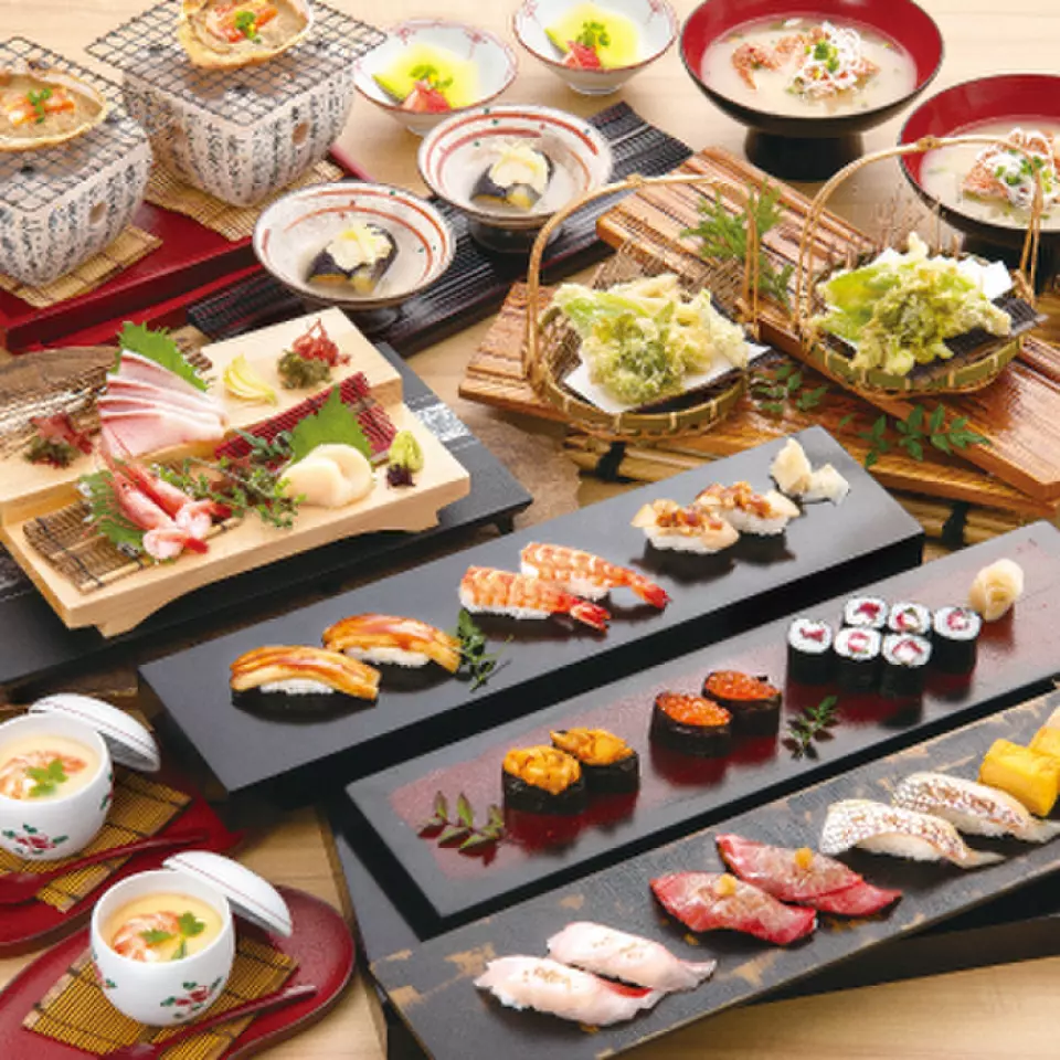 [Banquet courses with high-quality ingredients and great value for money] When people gather, sushi is lined up. Banquet courses that use plenty of seasonal seafood are well-known for being good value for money. Enjoy your precious moments with banquet courses prepared by skilled chefs. [Various seating configurations, including private rooms and banquet halls] Counter seats where individuals and couples can relax, as well as private rooms and tatami rooms. With a variety of seating sizes, we can accommodate a variety of occasions, from small groups to large groups. Please contact us for large banquets as well.
