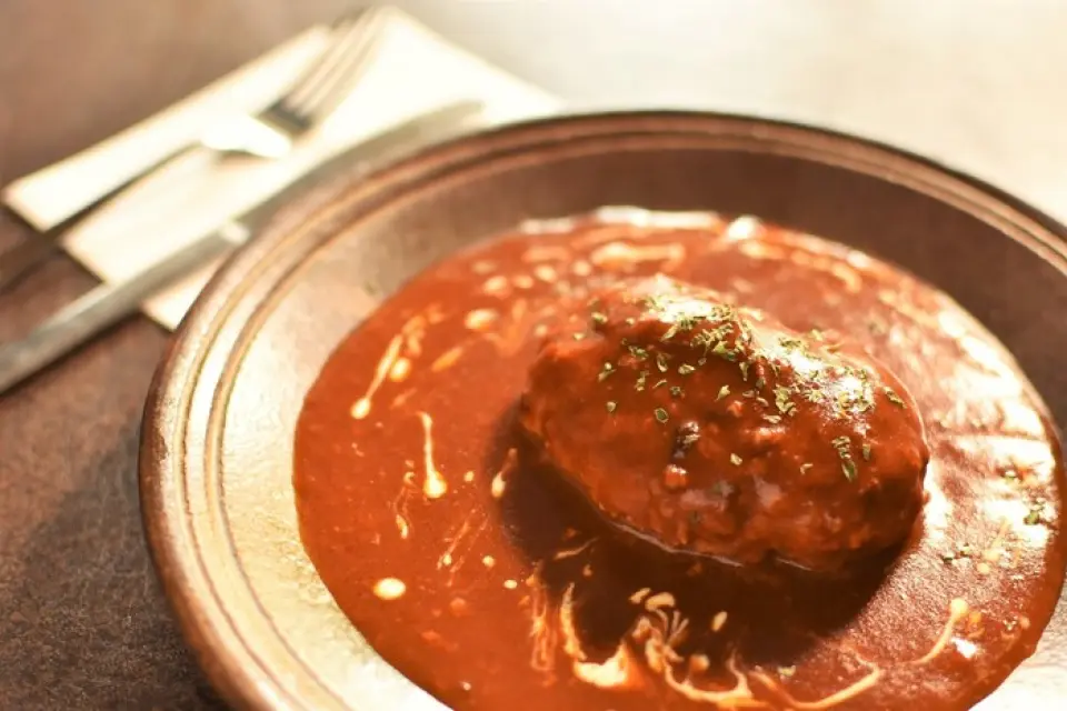 Kazuma's Kitchen offers a luxurious lunch menu using carefully selected domestic brand beef. We deliver creative Japanese cuisine using seasonal ingredients at lunchtime for a casual and enjoyable experience. Enjoy a relaxing lunch with delicious food.
