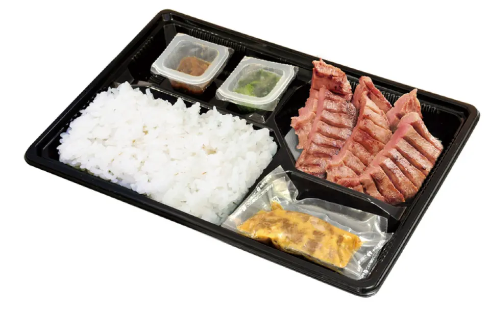 This is a take-out menu exclusive to the Ariake Garden store! It is a hearty bento with a wide variety of options. Please enjoy Rikyu at home.