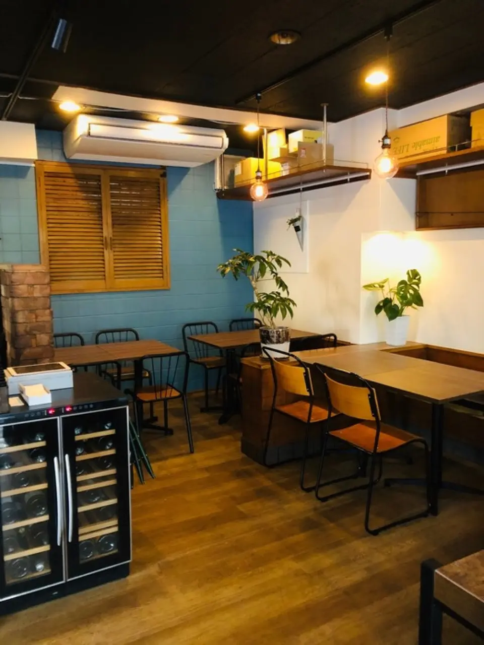 How about renting the venue for an intimate private gathering of 20 to 30 people? Two TV monitors are also available (additional charge), so you can use it for a wedding reception! Please ask our staff for details.
