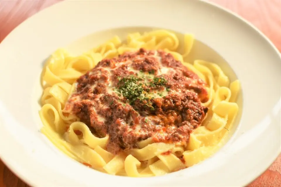 Food that has been recreated through trial and error from movies such as "The meatball pasta that Lupin ate in The Castle of Cagliostro" and "The meat sauce pasta that Porco Rosso ate" from Porco Rosso are also popular. ◎ In addition, authentic bistro menu items such as handmade cream croquettes and pizza are also recommended. Please enjoy them with delicious drinks ◎