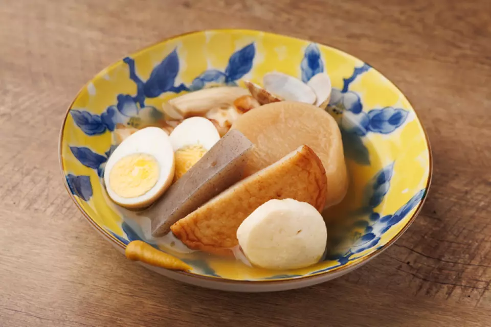 We have a wide variety of dishes that go well with sake, including seasonal recommendations!