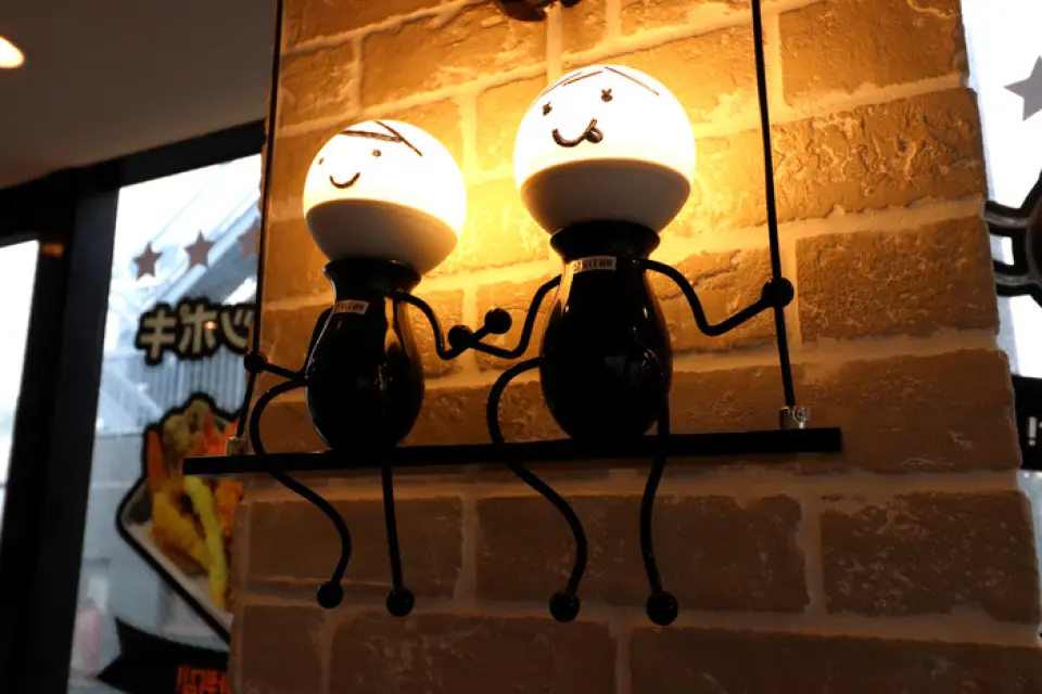 A must-see for those who want to make their photos look great on social media! The walls are decorated and designed with a sense of trendiness in mind. The restaurant signs are also lit up with neon, and there's more to the restaurant than just the food! We also recommend the banquet course, which is a space you can enjoy just by coming. With the perfect combination of good food, good drinks, and a great atmosphere, you're sure to have a great time. *Please feel free to contact us with any requests.