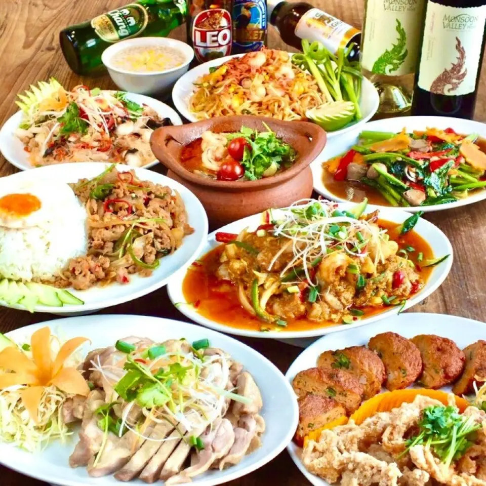 2小时无限畅饮套餐4,378日元起，推荐给新宿的各种聚会。我们将为您提供约 50 种无限畅饮菜单，包括生啤酒和我们的招牌泰式美食，为您的宴会增光添彩。私人使用的预订也很受欢迎。请随时告诉我们您的预算和要求。