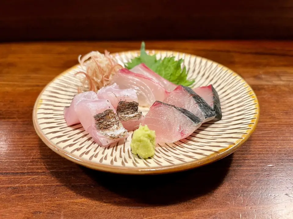 The fish that arrives at the market in Oita that day is delivered by air on the same day.