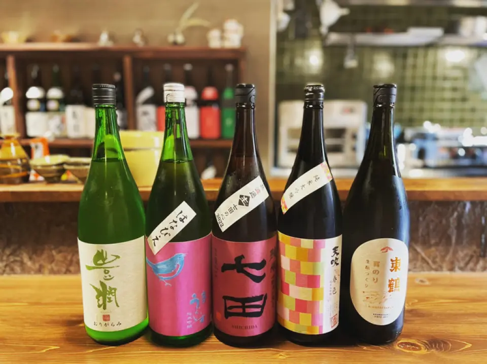 We receive seasonal sake from a local sake shop in Fukuoka.