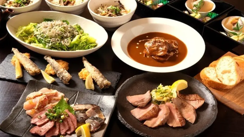 COVID-19 measures in place!! Fully private rooms available! You can rent out the entire floor! Just a minute's walk from Ningyocho Station, open the door to this hideaway house for adults and discover a Japanese-modern atmosphere perfect for everyday use, banquets, parties, and dates! We can meet a variety of needs, from entertaining guests, to farewell parties, welcome parties, year-end parties, New Year's parties, dates, and mixers, etc. We can also prepare plates for birthdays and other special occasions, so please feel free to contact us ☆