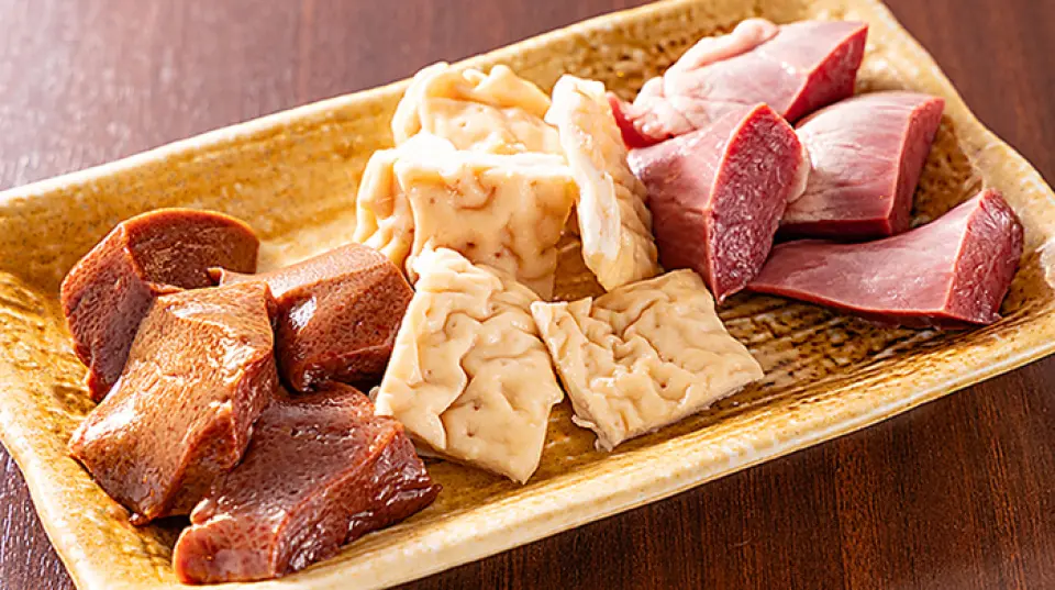 You can enjoy aged pork innards prepared using our own unique aging method, as well as fresh innards prepared using methods specific to each cut! The rare "white liver" is our most recommended dish. Enjoy the fresh deliciousness of innards delivered directly from the slaughterhouse! The innards are rubbed with salt before being served. Depending on the cut, they are carefully prepared over 4 hours. Depending on the day, there are rare cuts, so please feel free to ask the staff!