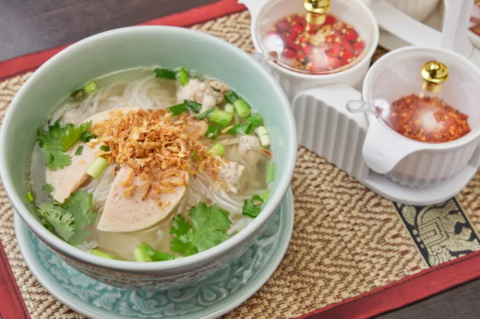 Our specialty, "Isan Ramen," is made with an original soup full of the delicious flavor of pork and special noodles shipped directly from the owner's hometown of Isan. The chewy and unique noodles combine with the soup to create a unique dish that you won't find anywhere else. We also offer other popular Thai dishes such as "Tom Yum Goong," "Yam Woon Sen," and "Moo Gat," so you can enjoy local flavors without having to go to Thailand.