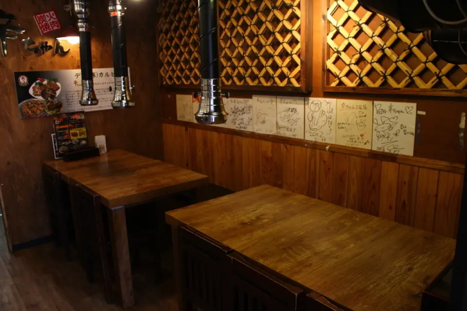 [Shinchan] is a Korean restaurant that was created by combining three different stores into one. While maintaining the same cozy atmosphere, you can also enjoy the "color" of each of the three former stores. The restaurant is divided into three areas, and each section can be rented out for private use. It can be used for a wide range of occasions, from casual dinner parties such as birthday parties and girls' nights to large drinking parties such as welcome and farewell parties! Our restaurant has a relaxing and calm atmosphere, but is also lively, and is a wonderful space full of smiles! Please feel free to visit us ♪