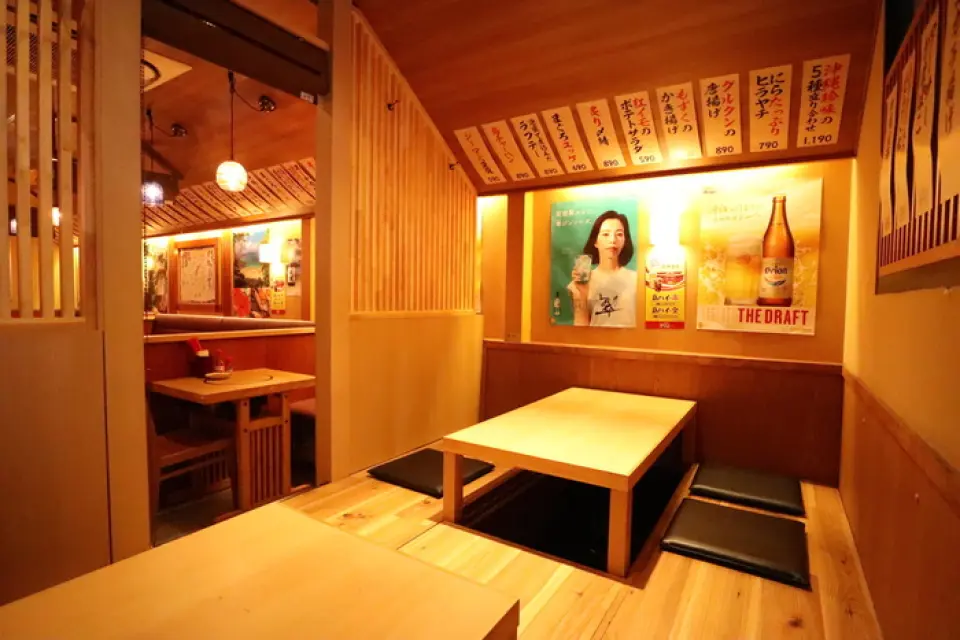 [Now accepting reservations for various banquets] Semi-private rooms with sunken kotatsu tables for up to 8 people. Please make your reservation early. We also have a smoking room available in the restaurant.