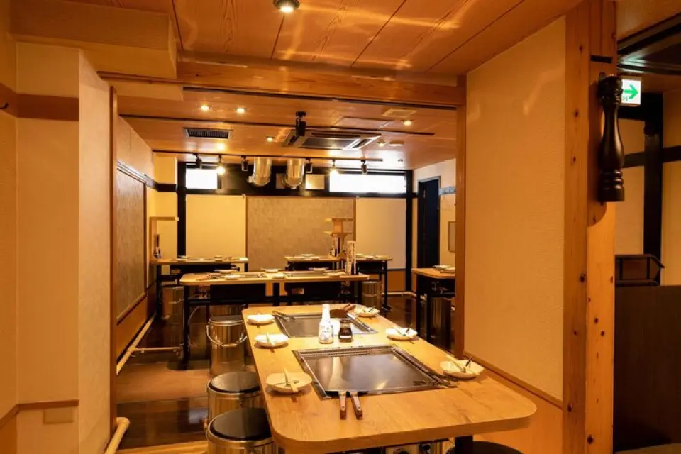Our restaurant has a stylish atmosphere and is perfect for small and large parties! We have many spacious seats on two floors that are easy to use depending on the number of people. You're sure to have a great time with our wide variety of monjayaki! Drinks are also reasonably priced, making it perfect for drinking parties! We aim to be a bar that you'll want to go to every week!