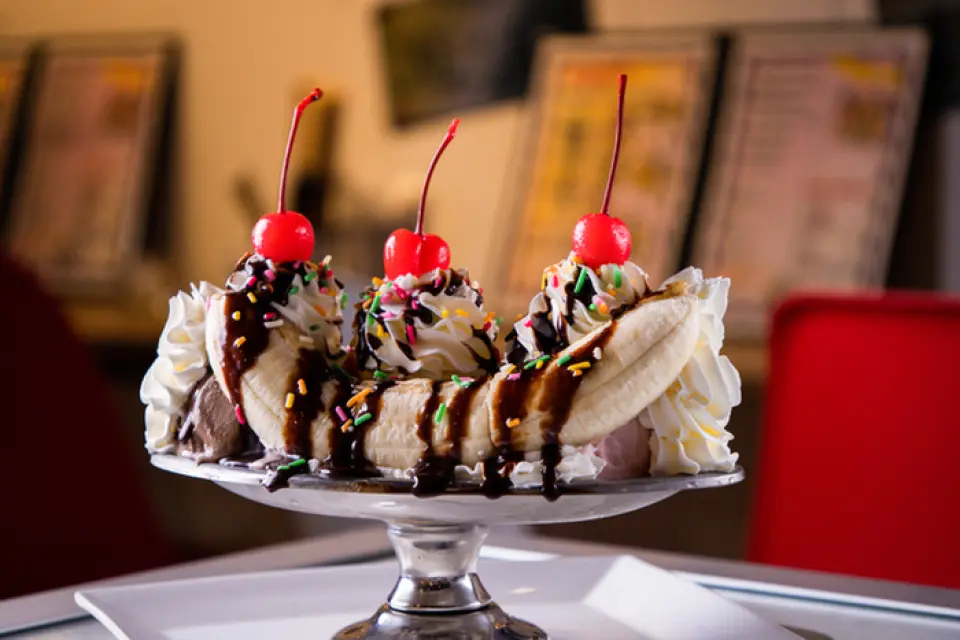 Desserts that are sure to look great on Instagram! They also have shakes, sundaes, and pancakes!