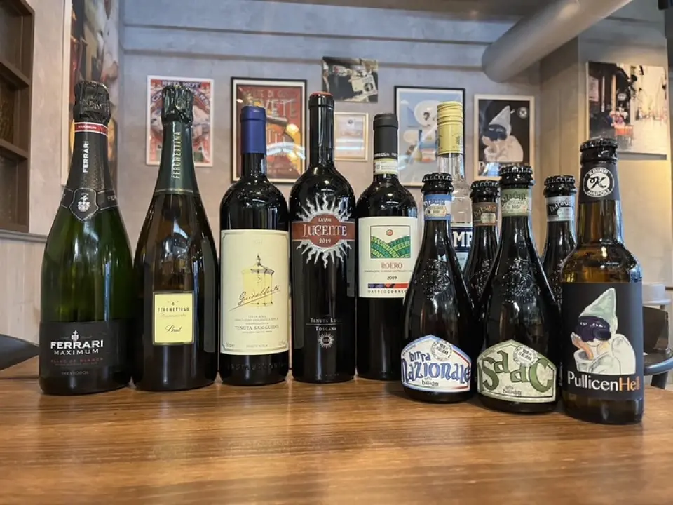 We offer Heartland draft beer and five types of Italian craft beer in bottles. We have a wide selection of wines from the north to the south of Italy, with about 50 types of red and white. Choose from a wide range of sparkling wines, orange wines, cocktails, and more. For those who don't drink alcohol, we recommend our non-alcoholic cocktails. We also have snacks to enjoy with your drinks, so we recommend you come here not only after work but also for a daytime drink♪