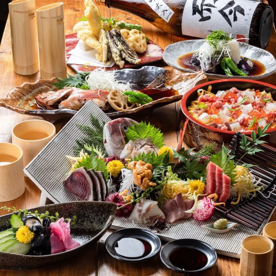 We offer a proud course that uses seasonal ingredients. From appetizers to main dishes and final dishes, we have prepared everything to satisfy you in terms of both quality and quantity. For a limited time only, we offer courses with all-you-can-drink starting from 5,000 yen. Please use our course for banquets, anniversaries, and dates.