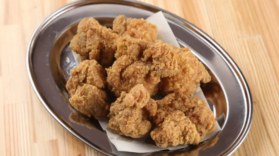 You can enjoy the taste of Torimatsu in Kushiro, Hokkaido, the birthplace of Zangi, in Tokyo. In the original place, seasoned chicken is deep-fried in lard and served with a sauce called Zantare. We offer a wide variety of options, including Zangi & Chips sets, boneless, salted, and pork Zangi. The Zangi & Chips course also comes with an all-you-can-drink course that includes salad and five kinds of sausages. Chicken Chanyaki is also popular. It goes well with alcohol and is recommended as a snack!