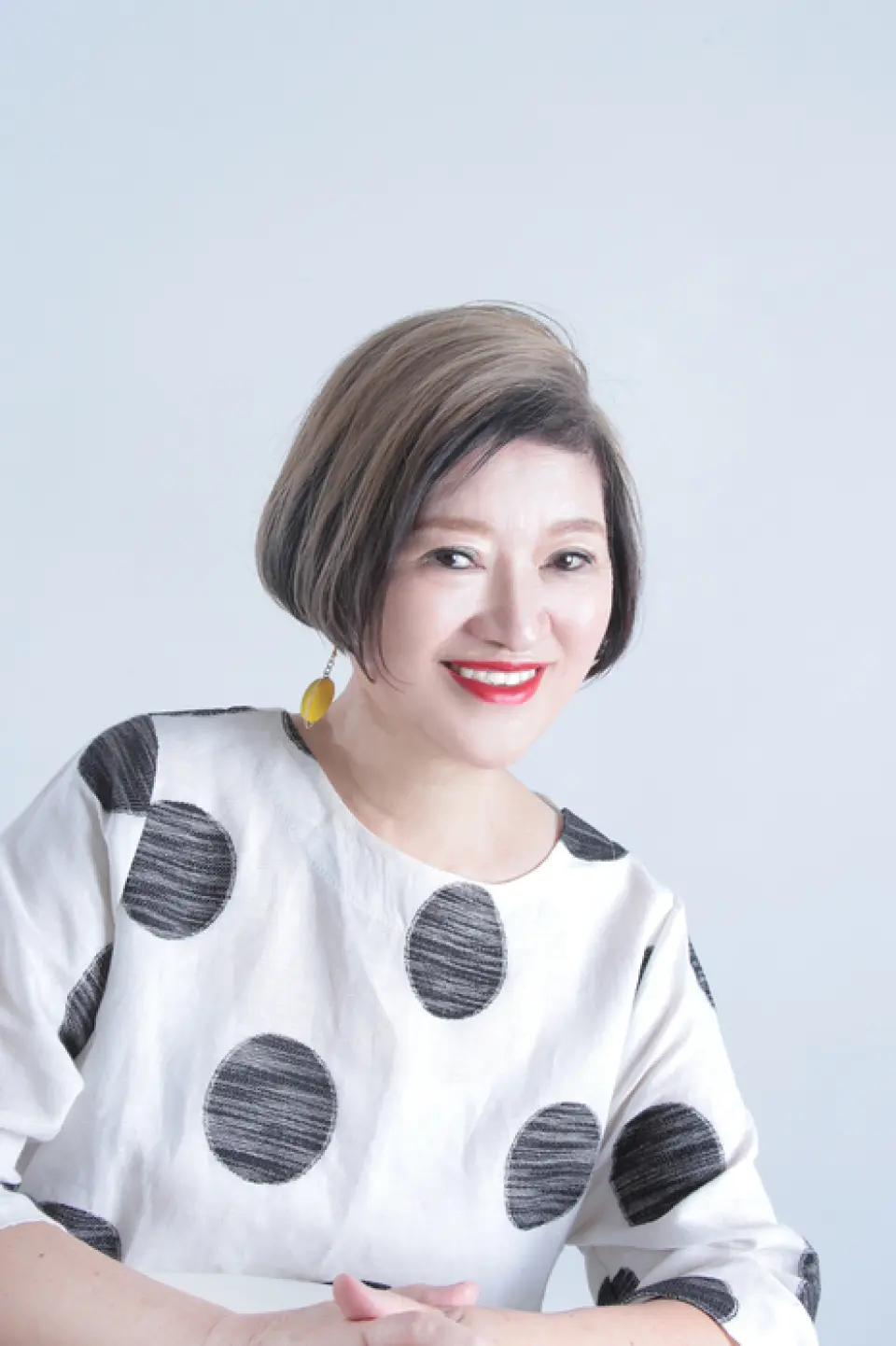 The owner, Mama Reika, is also known as a spiritual counselor and has been featured on numerous TV media outlets, making her so popular that customers come from all over the country to visit. She also runs a spiritual school and has experience teaching over 1,000 students. We offer free counseling every day to customers who spend over 5,000 yen on food and drink. We will answer your concerns and questions through channeling, so please come and spend a special time healing your mind and body.