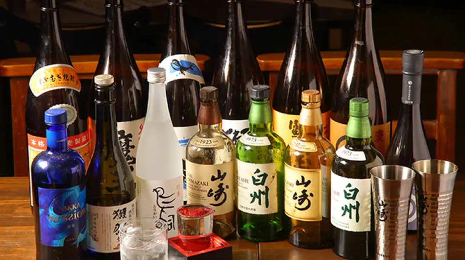 我们还为我们丰富的清酒和烧酒阵容感到自豪。主要备有从人气品牌中精心挑选的约15种日本酒。烧酒种类丰富，包括土豆、大麦、大米等。 ◎ Bottle Keep 附有免费的水、冰和碳酸水，金宫的价格也很合理，为 1,485 日元，所以很多人都拿着 Bottle ♪ 另外，我们还有酸味饮料种类丰富，请尽情享受您喜爱的饮料的时光。