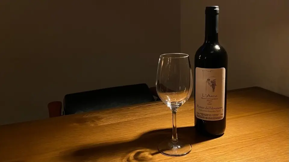 Cửa hàng của chúng tôi cung cấp nhiều loại đồ uống, chủ yếu là rượu sake và rượu vang Nhật Bản. Bạn cũng có thể thêm đồ uống không giới hạn vào [Khóa học Omakase theo mùa] với phụ phí 2.200 yên! Thưởng thức loại rượu yêu thích của bạn với mì soba. Ngoài ra, các món ăn theo kiểu gọi món cũng được cung cấp. Bạn có thể thưởng thức thực đơn theo mùa và nó cũng hoàn hảo như một món ăn nhẹ! Hãy thử tìm đồ uống yêu thích của bạn để kết hợp với các món ăn đặc sản của chúng tôi nhé.