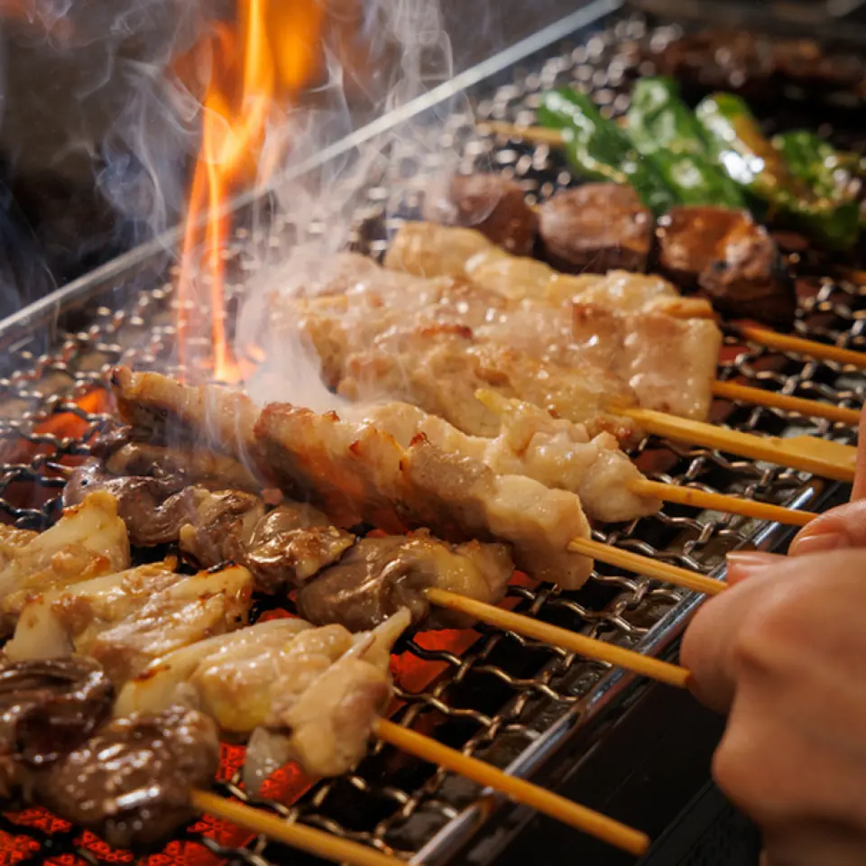 Số 1 về mức độ phổ biến [2H ăn và uống thỏa thích] Ăn thỏa thích 14 loại xiên và các thực đơn tiêu chuẩn khác và đồ uống không giới hạn♪ 2480 yên ⇒ 1980 yên! Có 9 loại yakitori gà nướng than được nấu chín kỹ lưỡng trên than củi và rất hài lòng! + Bao gồm 5 loại xiên rau củ ăn thỏa sức! Ngoài ra, thực đơn izakaya tiêu chuẩn còn được cung cấp theo bộ gồm 2 giờ đồ uống thỏa thích, khiến đây trở thành một món ăn rất có giá trị♪ Hãy thử với mức giá giới hạn này!