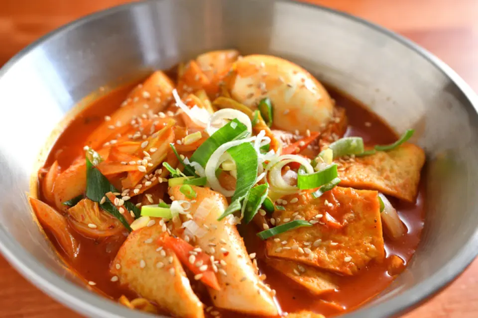 "Homemade fried chicken" is a popular menu item with a choice of sauces such as yangnyeom sauce and honey butter◎ "Homemade dumplings" are made with a unique ratio of minced pork and beef, and the secret combination of vegetables and tofu! We also recommend the plump shrimp dumplings wrapped around a whole shrimp◎ "Gopchang" is a combination of dak-ri-tang (spicy chicken and vegetable soup) and gopchang, highly recommended for those who like spicy food! Please enjoy the traditional taste that has been painstakingly prepared!