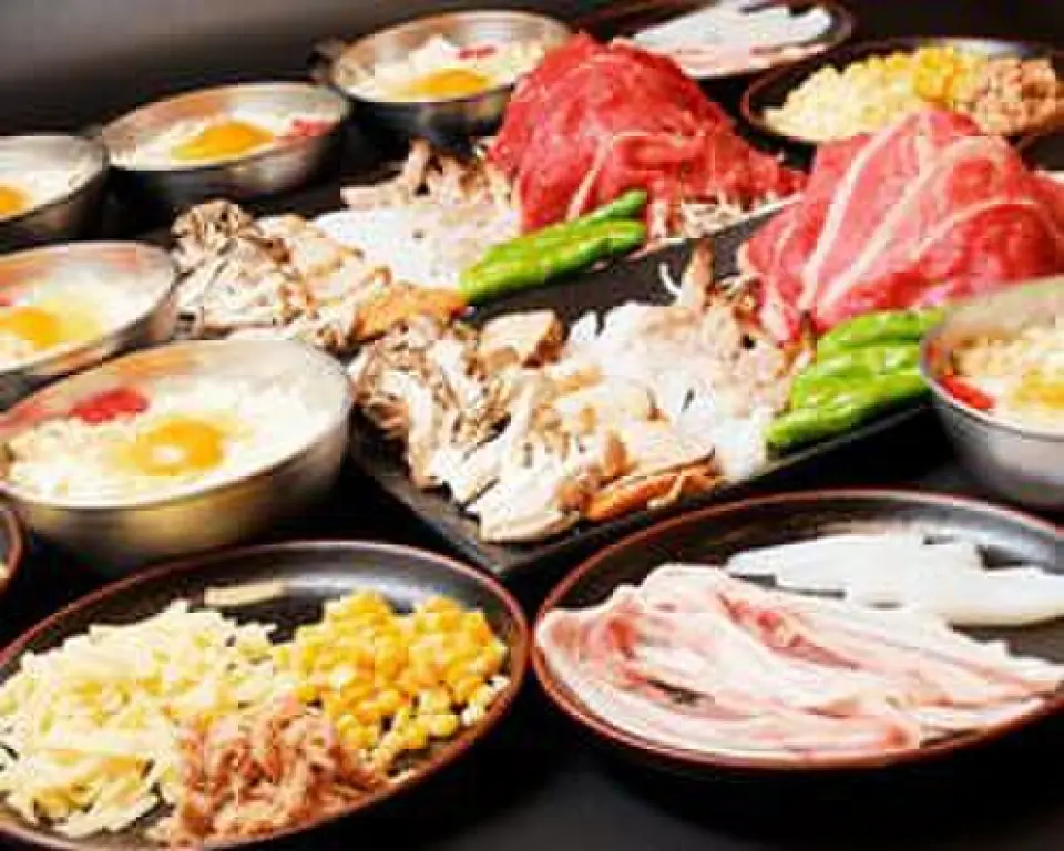 The satisfying course where you can fully enjoy Osaka okonomiyaki (teppanyaki + choice of okonomiyaki + salad + soft drink or dessert) is very filling and will leave you very satisfied! All-you-can-drink is also available for an additional 1,800 yen. There is also a DX course, which is one level higher! Please make a reservation for 3 or more people. There is also a wide selection of stylish sours and cocktails, so women can feel at ease! There is also a limited-time plan for okonomiyaki + 1,800 yen (all-you-can-drink) *additional orders allowed! (Recommended for those who want to try other things besides okonomiyaki!)