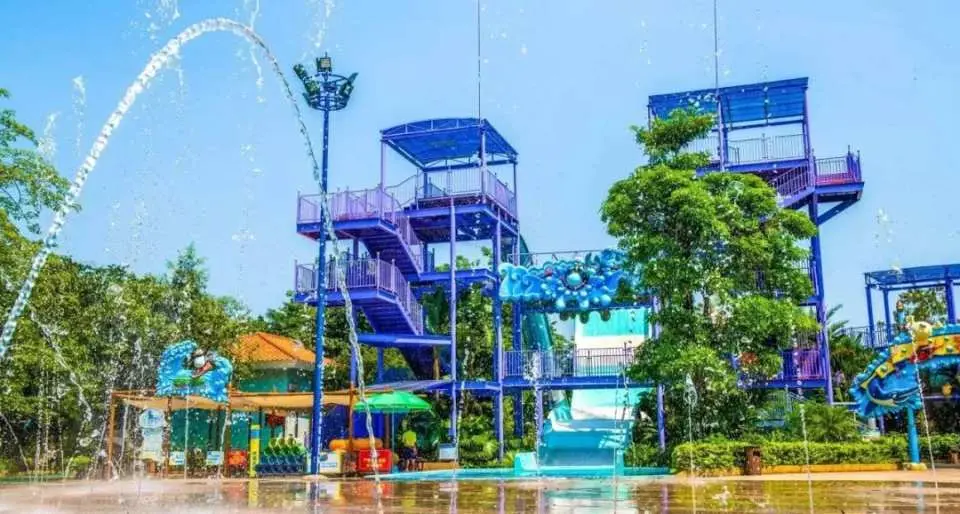 舞動噴泉｜優美動聽的音樂，千變萬化的噴泉造型，五顏六色的彩光照明，讓人不禁隨之舞動起來