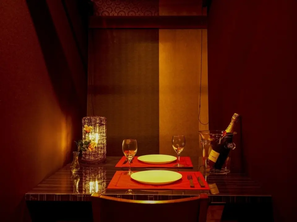 The key to the success of a date is how much of an extraordinary experience you can create and how memorable the moment will be. If it's an important anniversary, why not rely on Kirishima Farm? Table coordination is also available with prior reservations. The natural flavors of the ingredients are popular with women. There are counters and private tables, so you can use it for any date plan.