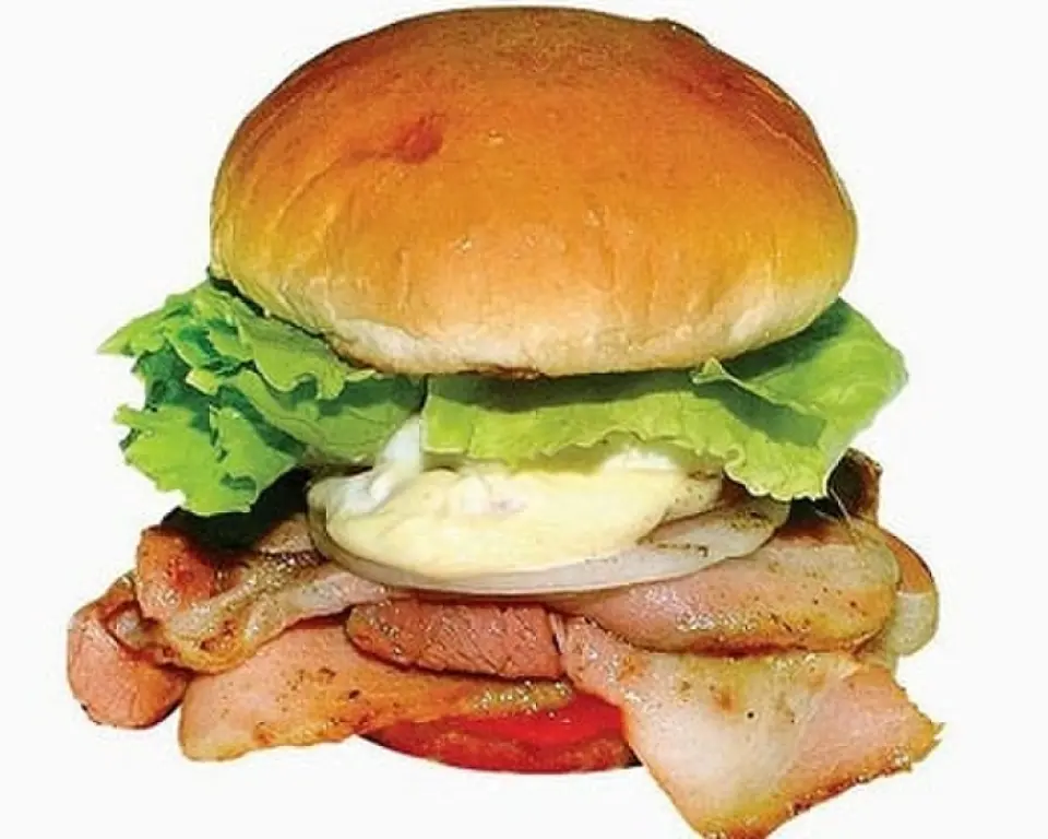 A long-established Sasebo burger restaurant with 45 years of experience in Sasebo! This is the restaurant where the original bacon egg burger was created. The main store is a small 26.2m² shop, but 100,000 customers visit every year. 90% of those customers order hamburgers made with our homemade bacon. Our proud bacon is made in-house, lovingly and over a total of 120 hours.