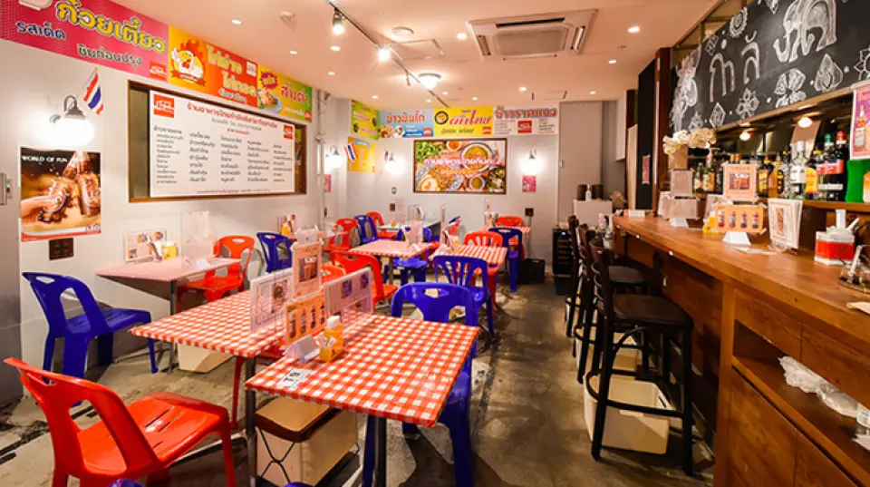 The interior of the restaurant is modeled after a street stall in Bangkok, Thailand, and has an atmosphere that makes you feel like you're traveling there. You can enjoy delicious Thai food. There are 28 tables in the restaurant, and the atmosphere is also attractive, making it a place where women can come alone without hesitation. It is located inside Solaria Plaza, so it is convenient for shopping or on the way home. Please feel free to stop by.