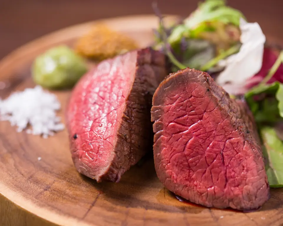 The signature menu items are fresh, Kyushu-produced meat and offal. Bar Do has a lot of delicious Kyushu meat. We have a wide variety of dishes that allow you to enjoy delicious meat, from cold appetizers and stews to our signature grilled dishes, pasta and rice.