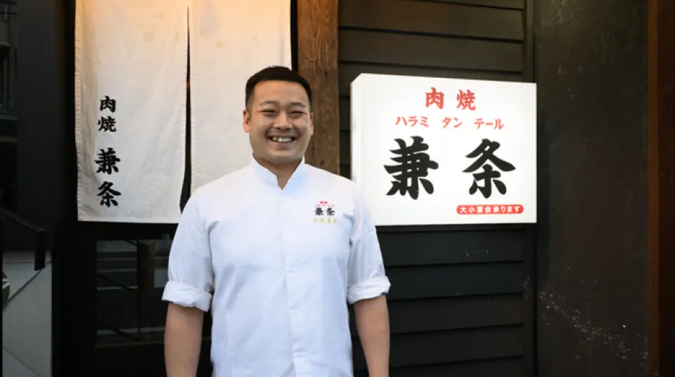 店主是日韓混血，了解兩種烤肉文化，為了讓顧客能吃到盡可能多的東西，他會去各個攤販那裡拼命採購。請盡情享受Price President的美味。