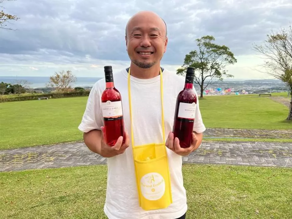 여행을 좋아하는 주인은 실제로 와이너리와 사케 양조장을 방문했으며 현지에서 조달한 한정판 와인, 사케, 쇼추 등의 다양한 상품을 보유하고 있습니다. 후쿠오카에서도 찾을 수 없는 한정판 음료를 즐길 수 있습니다. 매일 오고 싶어지는 궁극의 음식과 함께하는 음료를 즐기세요.