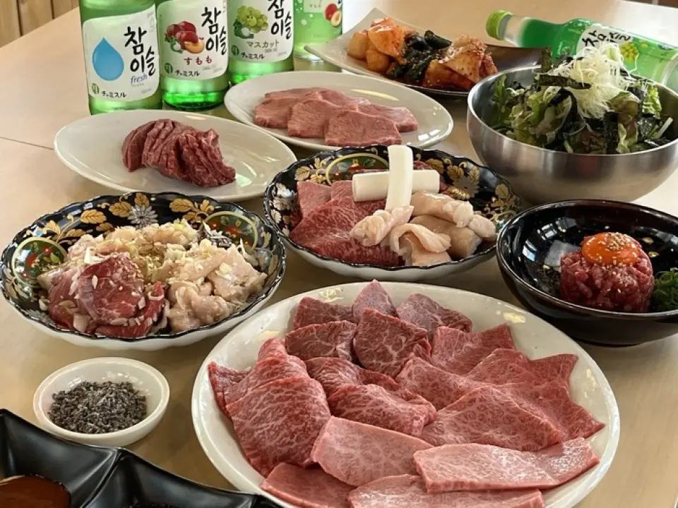 We have a lineup of drinks that go perfectly with yakiniku! You can enjoy draft beer, which is essential for yakiniku, as well as highballs, cocktails, and Korean alcohol. We also offer a wide variety of high-liquid drinks, including sake, shochu, wine, and plum wine. Recommended for everything from a drink after work to various banquets! If you want to take a break from meat, we also have menus that are perfect for drinking, such as "menma chanja." Please enjoy with your favorite sake.