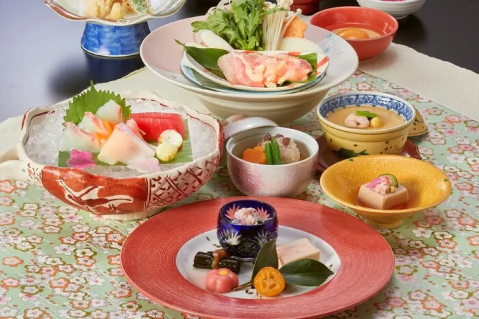 Recommended for celebrations, special occasions, and gorgeous banquets... Kisoji awaits you with heartfelt service and gorgeous banquet cuisine for all kinds of celebrations, big and small. We also provide auspicious items such as sea bream and spiny lobster. Please use it for special occasions, important days, and other occasions. We will adjust according to your budget and number of people. Please feel free to contact us with any questions.