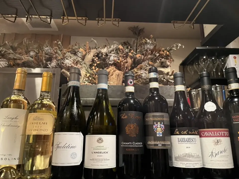 We offer a wide range of classic Italian wines, with a focus on Italian wines, so you can enjoy a wide variety by the glass to pair with your food and preferences.