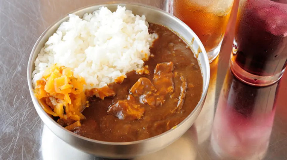 In addition to hot pots and teppanyaki, we also offer dishes using offal. Our offal curry uses homemade spices, and the texture and unique flavor of the offal goes perfectly with the spicy roux, making for an addictive taste. It's also very filling. Our offal yakiudon is a Yamaya-style arrangement of the local Okayama dish "offal udon." Fresh offal grilled in a special sauce is fragrant and appetizing.