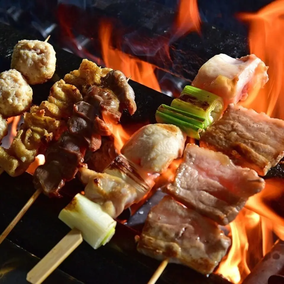 Super big yakitori, over 21cm long! Juicy and meaty. Many repeat customers. Of course, it is offered for 330 yen (2 skewers). Slowly grilled yakitori goes great with beer. If you are looking for a good value for money drinking party, please come to our restaurant! 5 minutes walk from Nishitetsu Tenjin Station. Our restaurant is easily accessible within walking distance of Tenjin, the center of Fukuoka.