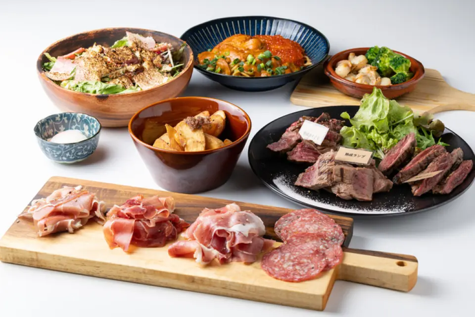 This is a course where you can enjoy our proud aged meat, which has been aged for 30 days. The menu may change depending on the season and what is available. (The photo is for illustrative purposes only.)