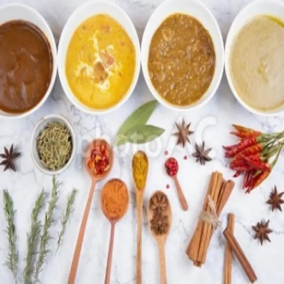 We source spices from India, and our experienced chefs serve Indian cuisine. Spices are said to be the source of life and to have the role of revitalizing the body, so our customers use them as a form of health care.