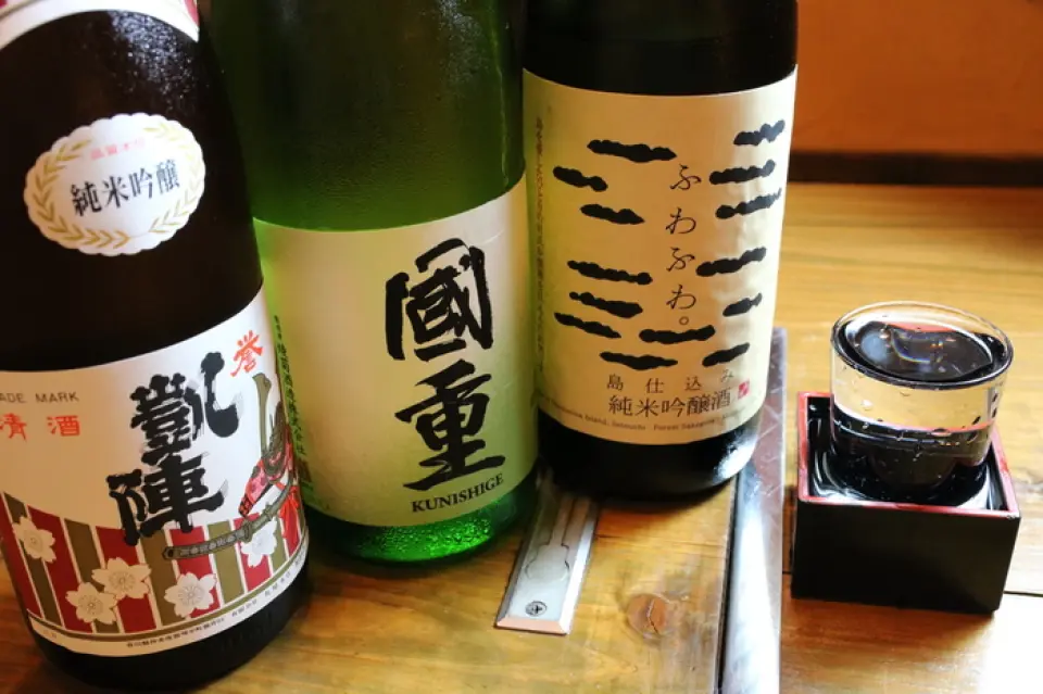 啤酒、烧酒、日本酒、威士忌等酒类也很丰富。你可以慢慢地享受你的饮料。当然，我们还有很多适合下酒的菜肴，所以请找到您最喜欢的搭配。