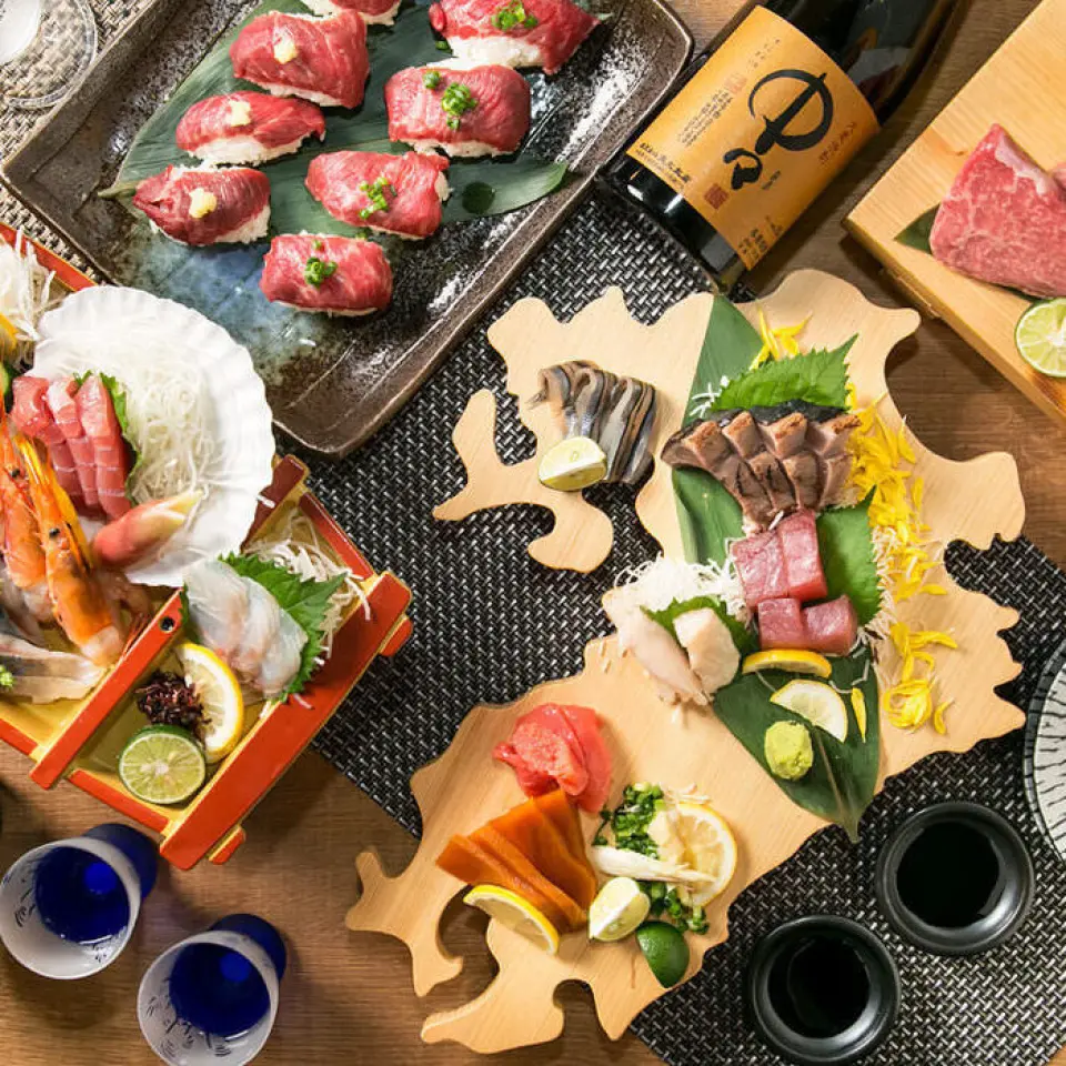 "Kyushu Mori" nơi bạn có thể thưởng thức các món ăn nổi tiếng của mỗi tỉnh ở Kyushu cùng một lúc! Nagasaki "màu vàng", Saga "sứa sống", Fukuoka "mentaiko", Oita "gà tempura", Kumamoto "sashimi ngựa", Miyazaki "cơm nắm", Kagoshima "satsuma-age". Cửa hàng Omiya từ khắp Kyushu Hãy tận hưởng!