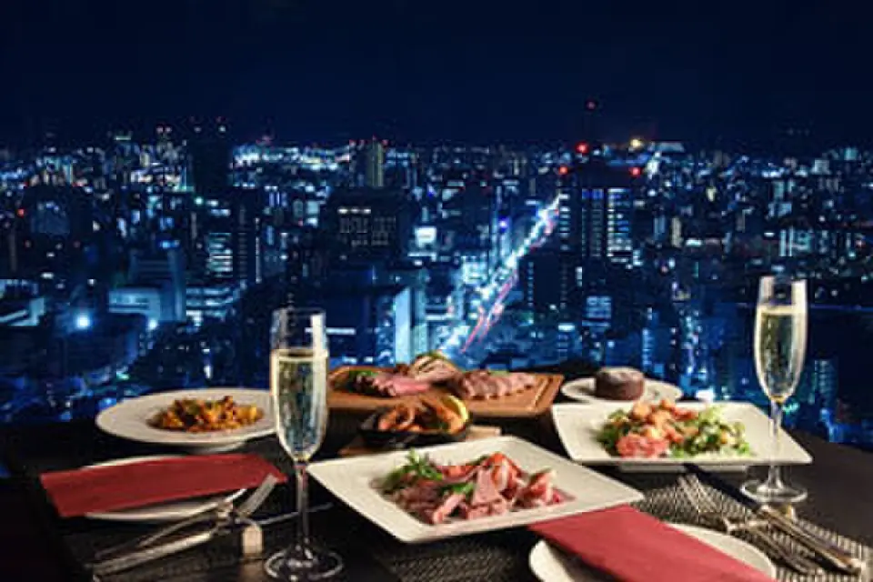 Located on the top floor, this dining bar offers a beautiful view of Hiroshima, whose appearance changes with the passage of time at night. We offer a wide variety of food and drinks.