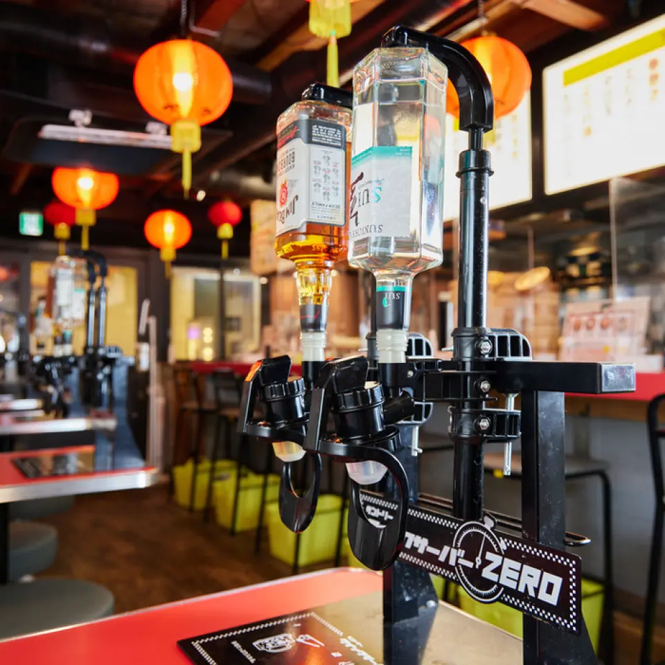 If you want to enjoy alcohol at a good price, please come to our restaurant. The tabletop all-you-can-drink plan is a great deal at 1,100 yen (tax included) for 100 minutes! You can enjoy two types of drinks from lemon sour, highball, and Midori Gin whenever you want, as much as you like! In addition, the all-you-can-drink menu that comes with the course includes draft beer, various sours, fruit liquor, shochu, and more, so please use it according to your situation and budget.