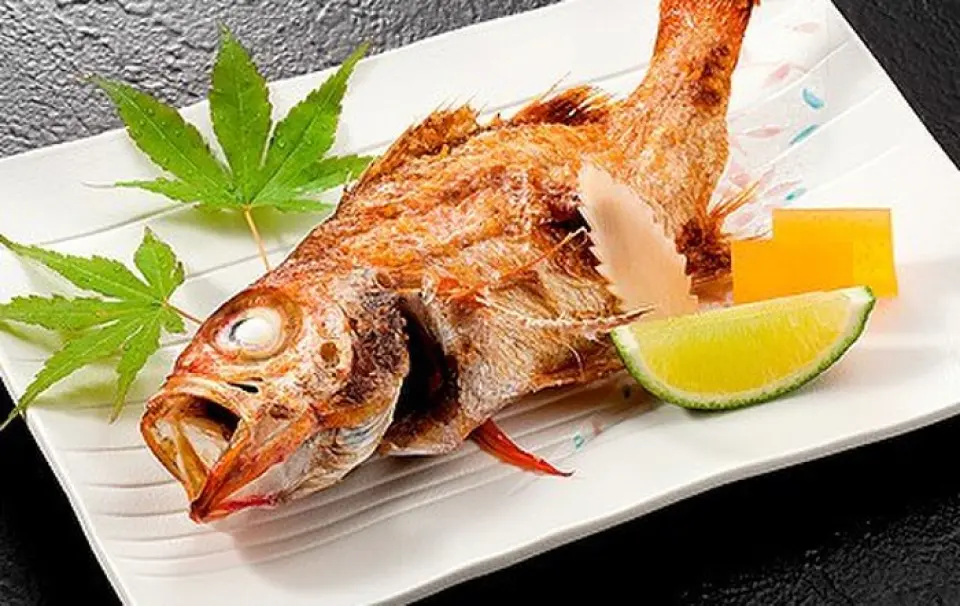 Nodoguro is a rare and valuable fish these days! It can be enjoyed either grilled with salt or boiled!