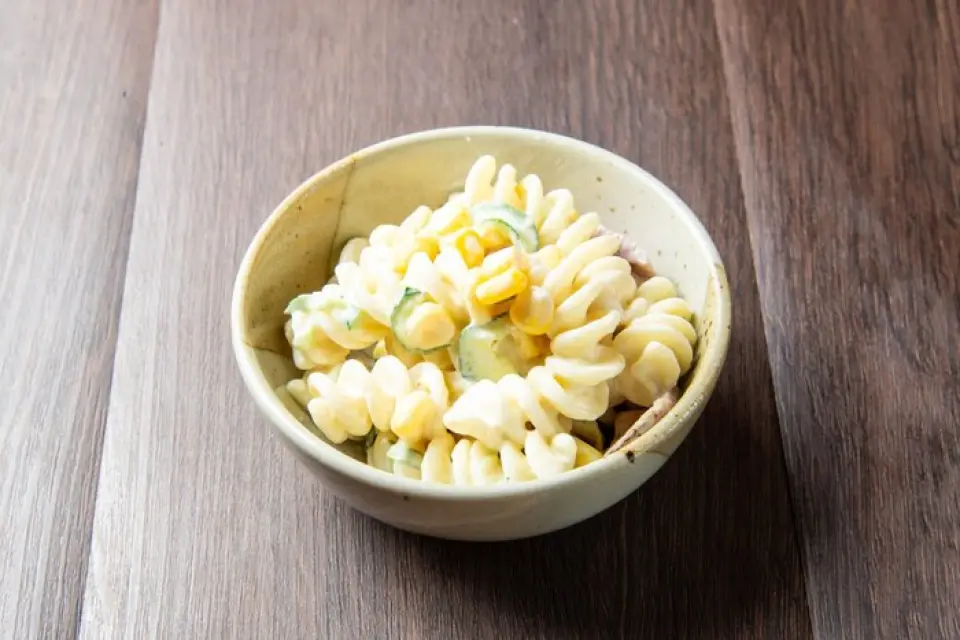 Enjoy some quick meals like the classic macaroni salad and salted cabbage while you wait for your yakitori to arrive.