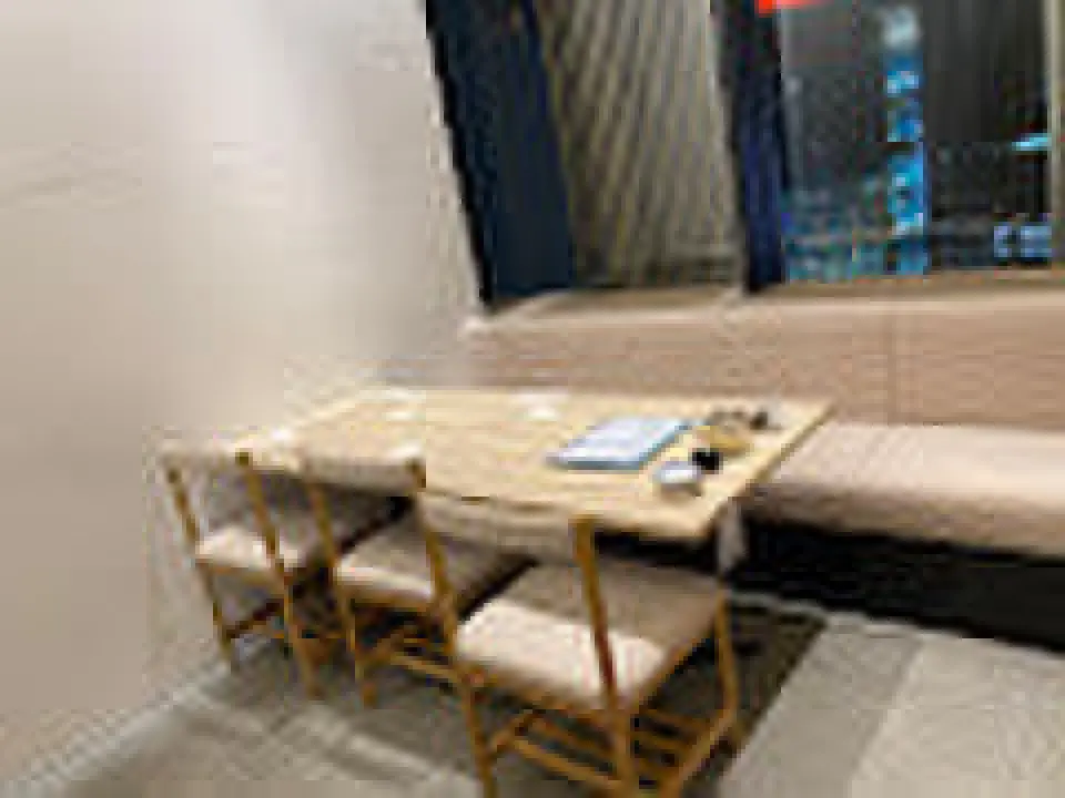 Our restaurant is fully equipped with private rooms, and can be used for various occasions such as families with children or business meetings. Reservations can be made for parties of 5 or more, and private rooms that can accommodate up to 10 people are also available. Counter seats are available for 1 person or more, so you can enjoy the sushi carefully prepared by our chefs in a special seat! Please feel free to visit us according to the occasion, whether you are with a large group or by yourself.