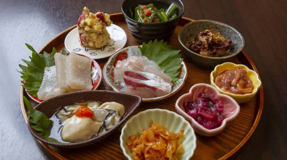 We offer two types of value courses with all-you-can-drink. One is a course where you can compare our proud fried gyoza, and the other is a course where you can eat gyoza hotpot with Chinese noodles at the end. Both courses include all-you-can-drink, so you can have a good time eating and drinking. Please use our restaurant for gatherings with friends or colleagues.